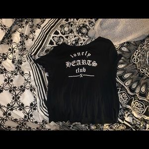 black cropped t-shirt